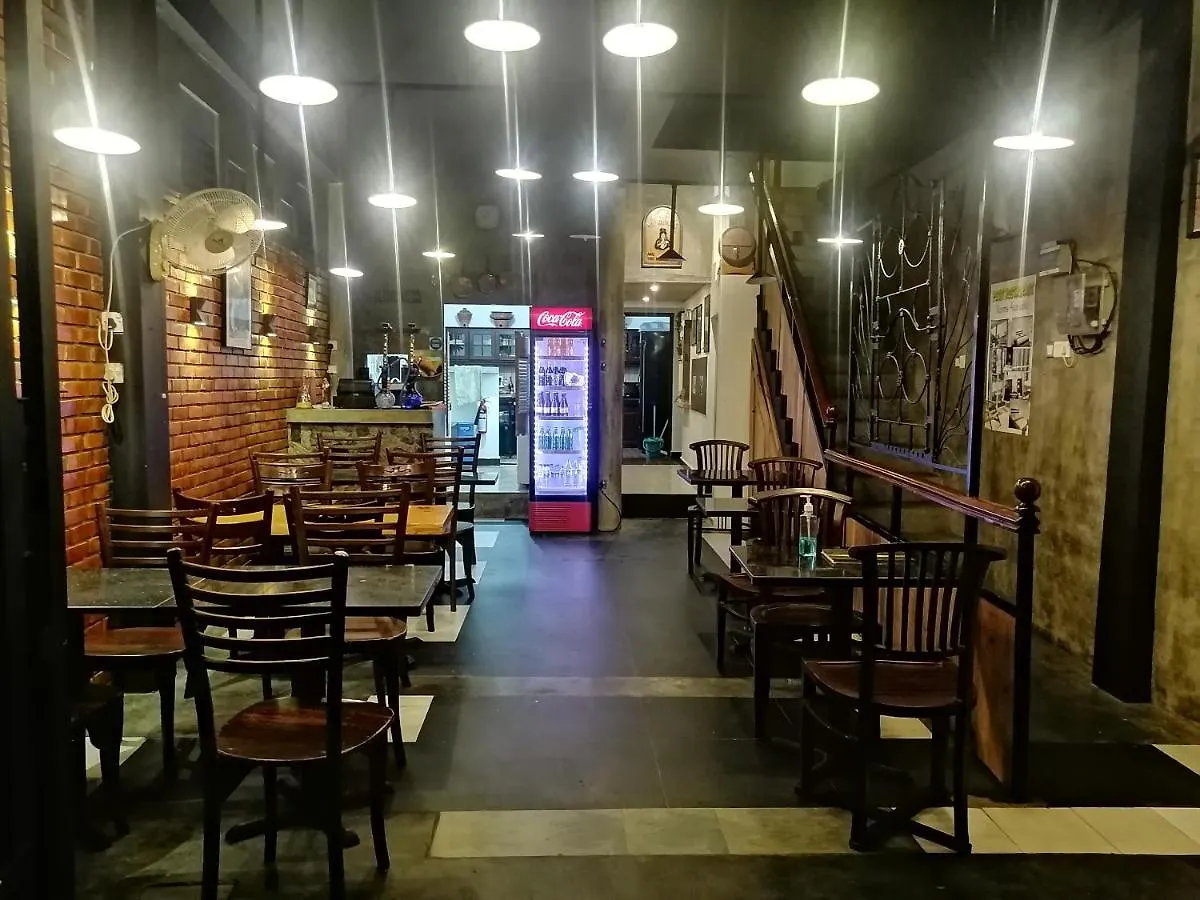 Le Petit Hotel & Restaurant Negombo