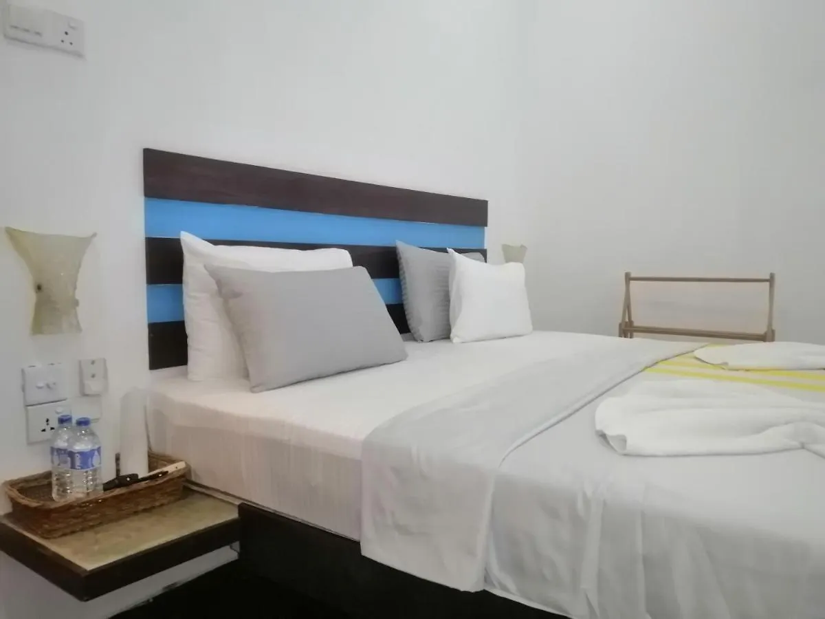 Le Petit Hotel & Restaurant نيجومبو 3*,  سريلانكا