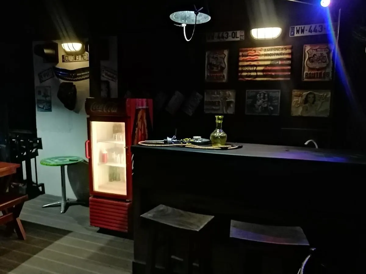 Le Petit Hotel & Restaurant نيجومبو