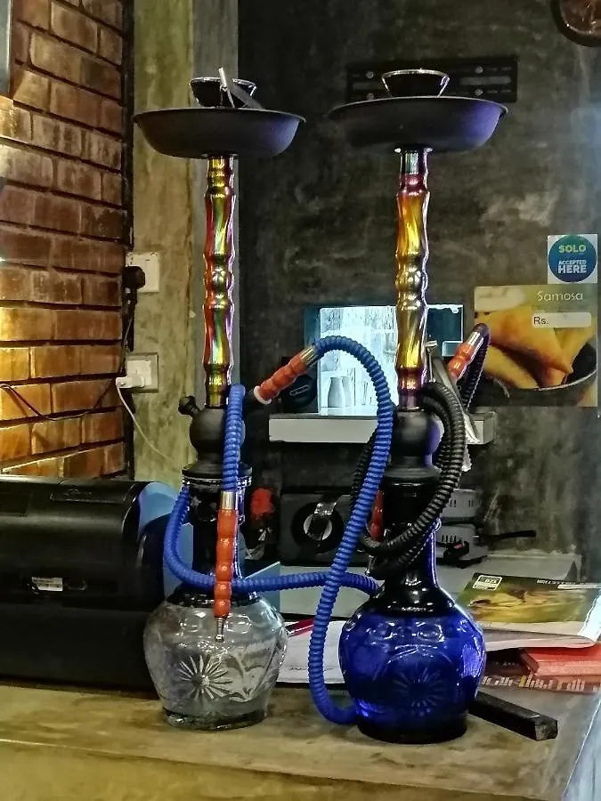 Le Petit Hotel & Restaurant نيجومبو